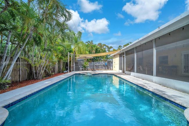 700 Nw 88 Th Ter, House other with 3 bedrooms, 2 bathrooms and null parking in Pembroke Pines FL | Image 27
