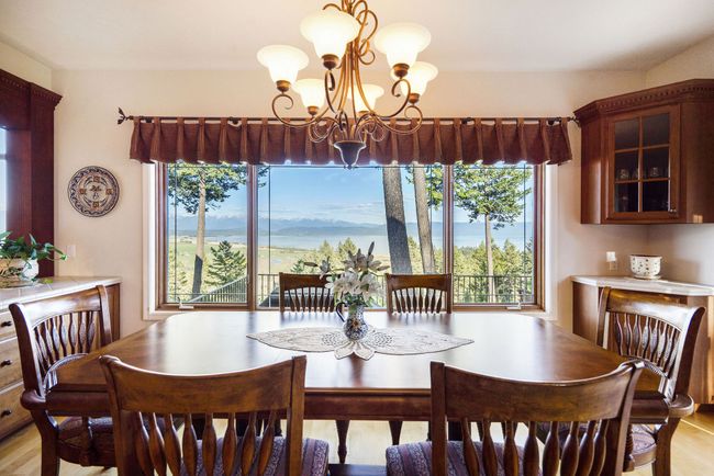 Dining area with stunning views of the valley | Image 11