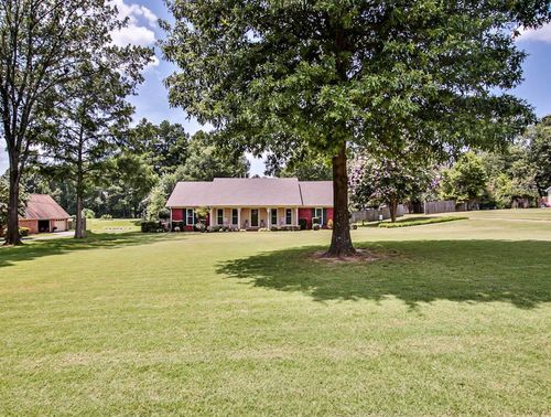10075 Santa Rosa Dr, Atoka, TN, 38004-7209 | Card Image