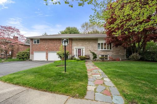 58 Donna Rd, Newton, MA, 02459-2805 | Card Image