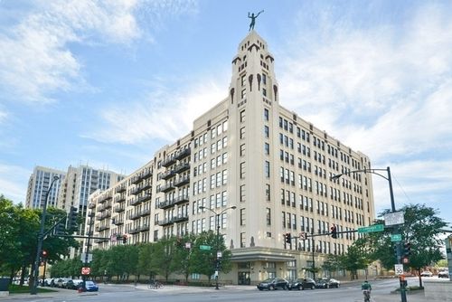 319-758 N Larrabee St, Chicago, IL, 60654-6447 | Card Image