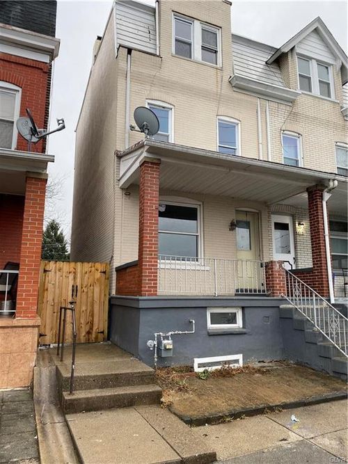 817 N New St, Allentown, PA, 18102-1431 | Card Image