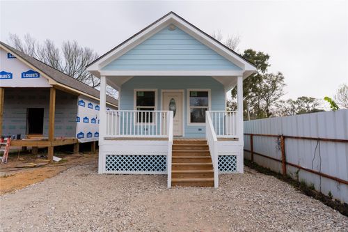 4425 7th St, Bacliff, TX, 77518-1722 | Card Image