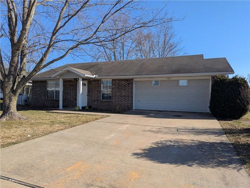 704 S Little Ave, Gentry, AR, 72734-9525 | Card Image