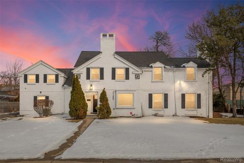 17200 Pontchartrain Blvd, Detroit, MI, 48203-4041 | Card Image