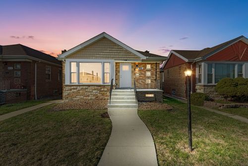 8208 S Sacramento Ave, Chicago, IL, 60652-3416 | Card Image