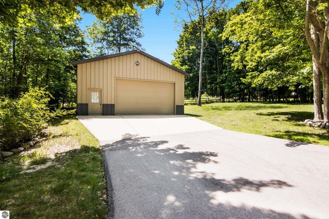 3485 N West Torch Lake Dr, House other with 5 bedrooms, 4 bathrooms and null parking in Kewadin MI | Image 67
