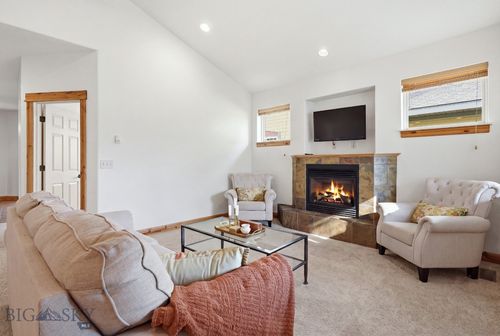 3935 Baxter Ln E, Bozeman, MT, 59718-0601 | Card Image