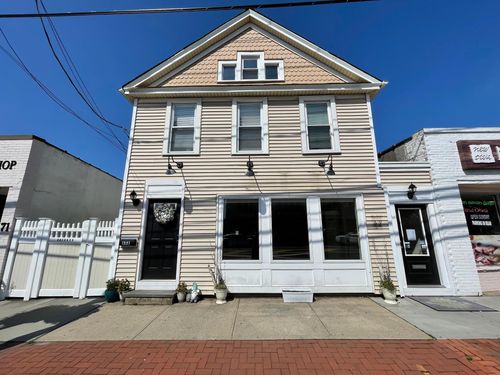 69 Broadway, Greenlawn, NY, 11740-1302 | Card Image