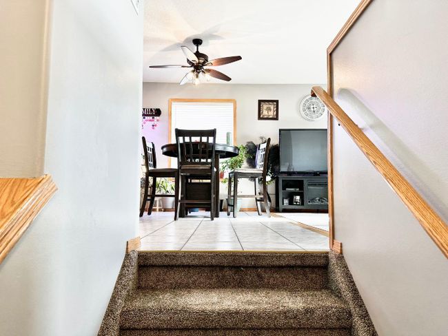 4D - 104 Upland Trail W, Home with 3 bedrooms, 1 bathrooms and 2 parking in Brooks AB | Image 5