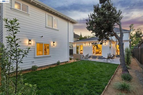3029 Wheeler St, Berkeley, CA, 94705-1826 | Card Image