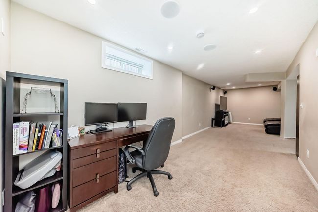 207 Deerview Way Se, Townhouse with 3 bedrooms, 2 bathrooms and 1 parking in Calgary AB | Image 24
