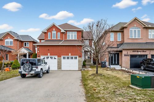 3235 Apricot Street, Mississauga, ON, L5N8A8 | Card Image