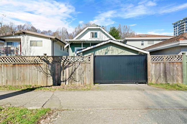 1342 E 24 Th Avenue, House other with 5 bedrooms, 3 bathrooms and 2 parking in Vancouver BC | Image 20