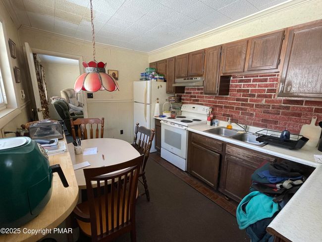 Kitchen | Image 4