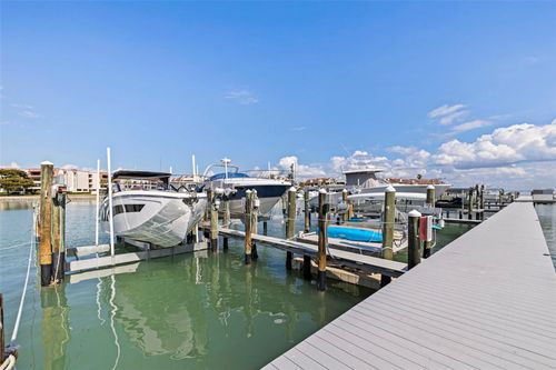 117 Yacht Club Ln, TIERRA VERDE, FL, 33715-1987 | Card Image