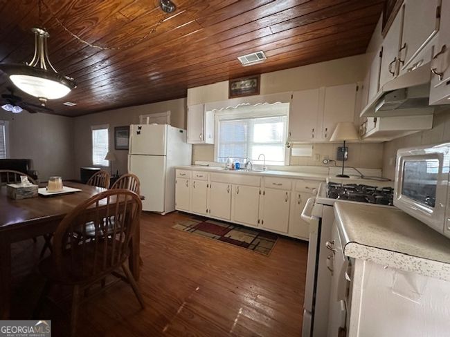 1546 N Highway 19, House other with 2 bedrooms, 1 bathrooms and 1 parking in Glenwood GA | Image 9