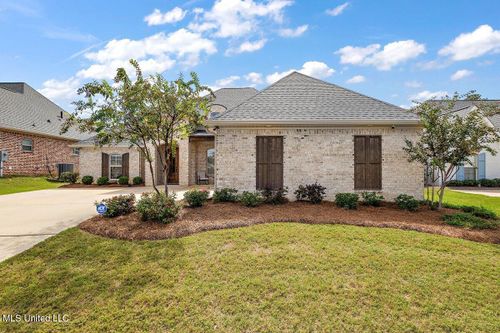 352 Royal Pond Circle, Flowood, MS, 39232 | Card Image