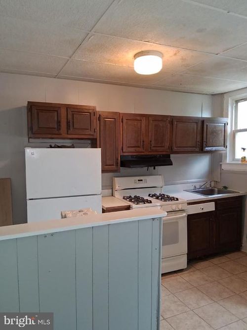 3215 Ravenwood Ave, BALTIMORE, MD, 21213-1647 | Card Image
