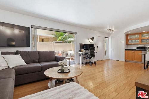 101-970 Palm Ave, West Hollywood, CA, 90069-4034 | Card Image