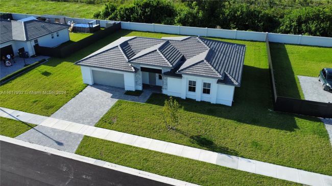 16753 Sw 290th Ln, House other with 3 bedrooms, 2 bathrooms and null parking in Homestead FL | Image 2