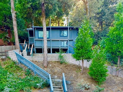 757 N Village Ln, Crestline, CA, 92325-9365 | Card Image