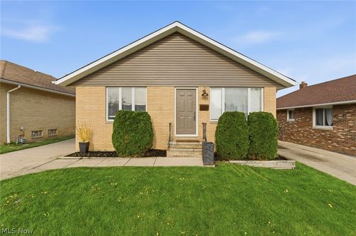 5284 E 102nd Street, Garfield Heights, OH, 44125 | Card Image