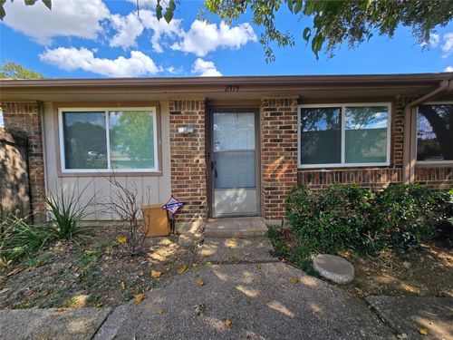 2719 Stonehaven Ct, Irving, TX, 75038-5637 | Card Image