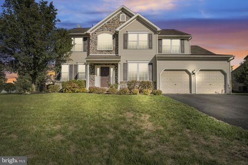 470 Sweetwater Dr, PALMYRA, PA, 17078-8648 | Card Image