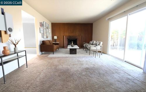 4820 Eisenhower Way, Antioch, CA, 94509-4331 | Card Image