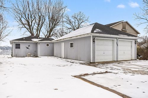 19664 Lakeshore Dr, Three Rivers, MI, 49093-9053 | Card Image