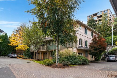 3-1405 Mallek Cres, Victoria, BC, V8T0A3 | Card Image