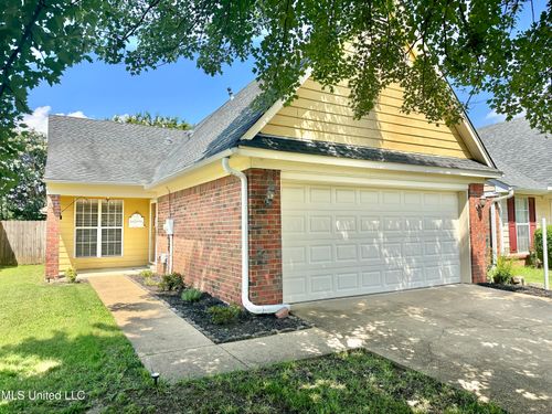 5303 Payton Dr W, Southaven, MS, 38671-8458 | Card Image