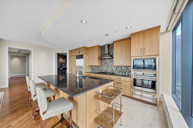 UNIT-3504 - 3344 Peachtree Rd Ne, Condo with 2 bedrooms, 3 bathrooms and 2 parking in Atlanta GA | Image 14
