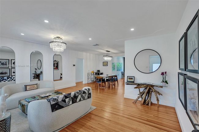 552 Alminar Ave, House other with 2 bedrooms, 2 bathrooms and null parking in Coral Gables FL | Image 5