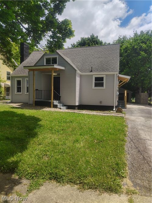 21 Fernwood Ave, Youngstown, OH, 44509-2441 | Card Image