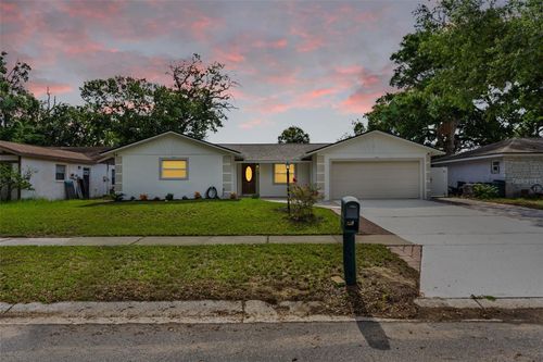 107 Valley Cir, BRANDON, FL, 33510-2543 | Card Image