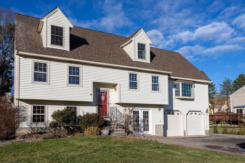 4 Pheasant Ct, York, ME, 03909-1315 | Card Image