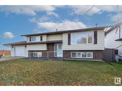 8601 106 A Ave, House other with 3 bedrooms, 3 bathrooms and null parking in Morinville AB | Image 1