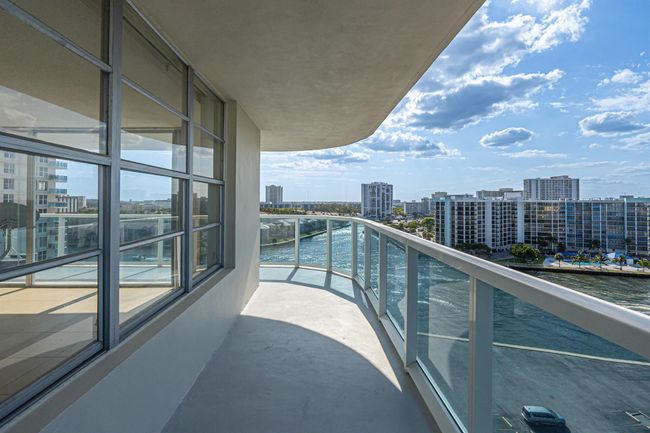 1021 - 3800 S Ocean Drive, Condo with 2 bedrooms, 2 bathrooms and null parking in Hollywood FL | Image 24