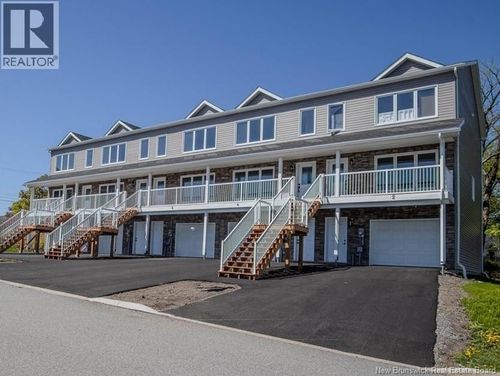 4 Rockingstone Dr, Saint John, NB, E2M | Card Image