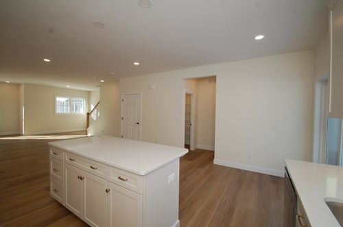 2A Dearborn St, Manchester, NH, 03103-3615 | Card Image