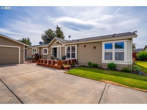 1875 Ne 6th St, Redmond, OR, 97756-8589 | Card Image