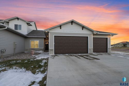 5901 S Spirea Ave Avenue, Sioux Falls, SD, 57108 | Card Image