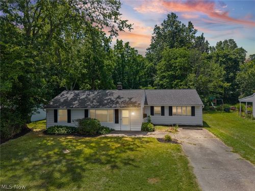 27111 Lynn Dr, Olmsted Twp, OH, 44138-1731 | Card Image