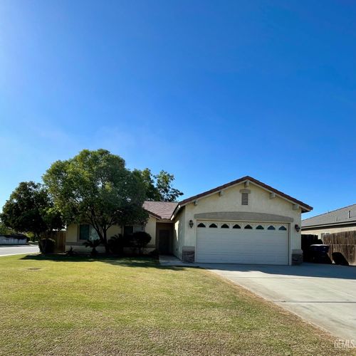 3603 Chisholm Trail Ave, Bakersfield, CA, 93313-4022 | Card Image