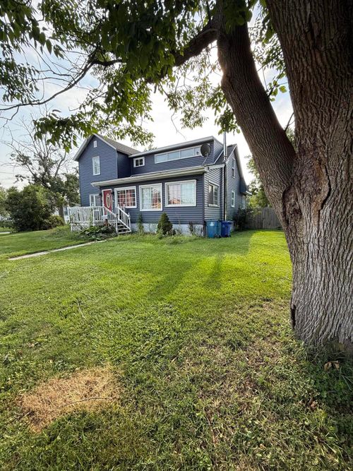 139 S John St, Crown Point, IN, 46307 | Card Image