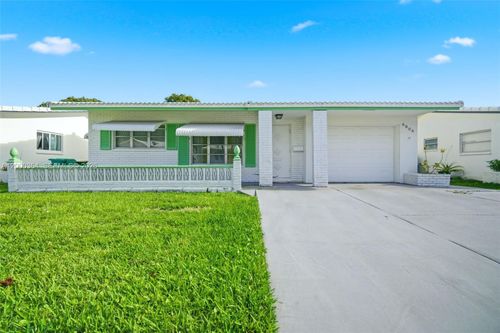 6806 Nw 75th Dr, Tamarac, FL, 33321-5261 | Card Image