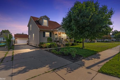 8307 Edward, Center Line, MI, 48015-1721 | Card Image