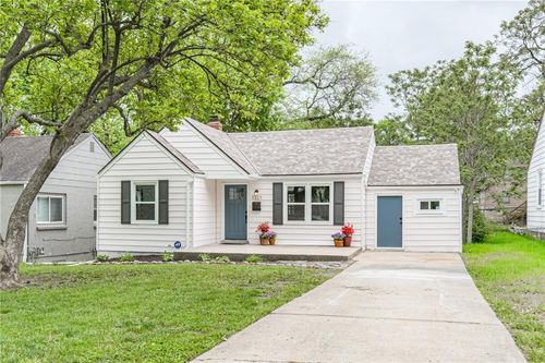 1321 E 76th St, Kansas City, MO, 64131-1955 | Card Image